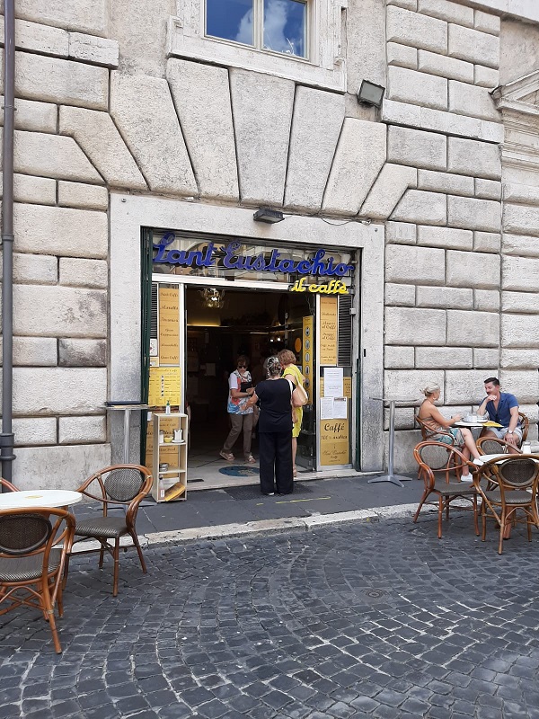 ⑥カフェ　サンテエウスタッキオ　Sant'Eustachio Il Caffe'